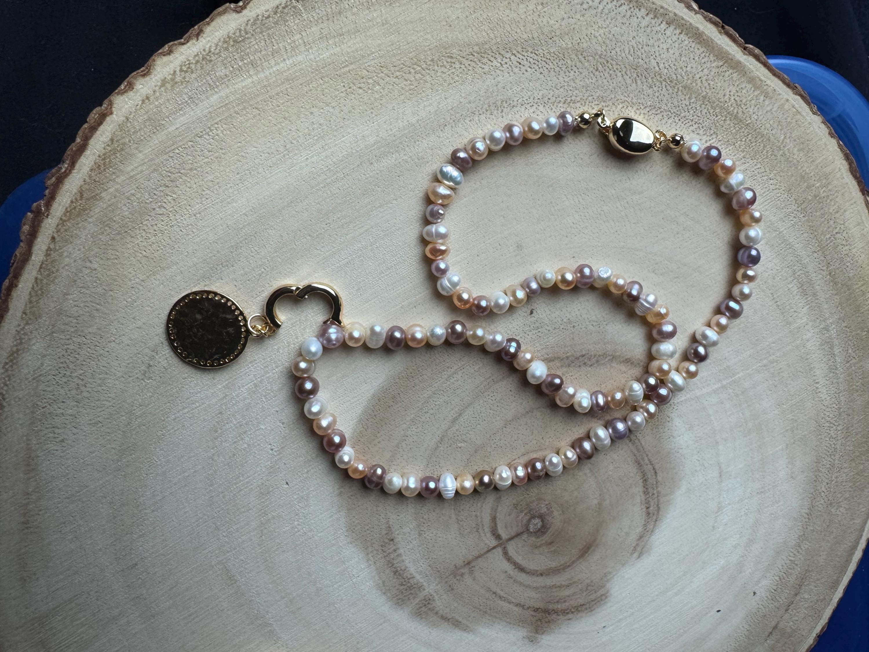 Freshwater multicolor pearl necklace. Irregular baroque pearls (4-5mm/5-6mm). Silver/gold