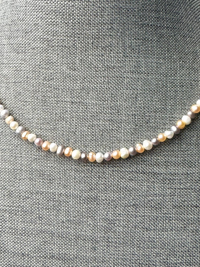 Freshwater multicolor pearl necklace. Irregular baroque pearls (4-5mm/5-6mm). Silver/gold