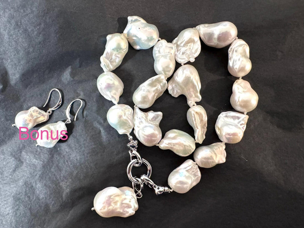 Chunky Baroque Pearl Necklace, High Quality fire ball baroque pearls. Removable pendant. Custom lengh.