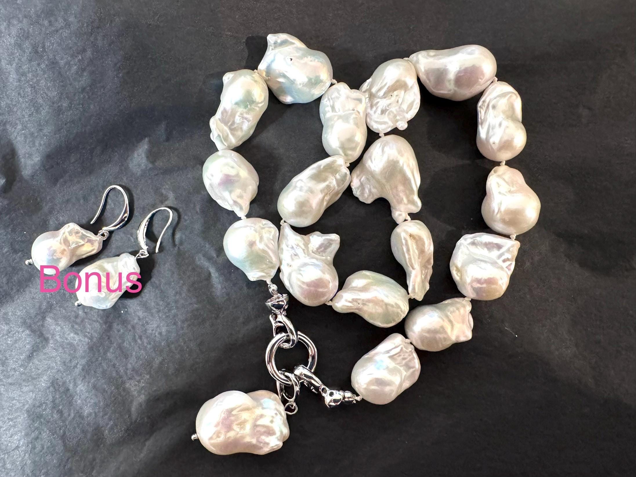 Chunky Baroque Pearl Necklace, High Quality fire ball baroque pearls. Removable pendant. Custom lengh.