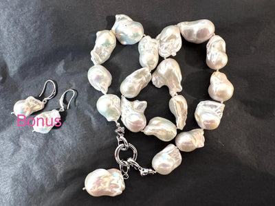 Chunky Baroque Pearl Necklace, High Quality fire ball baroque pearls. Removable pendant. Custom lengh.